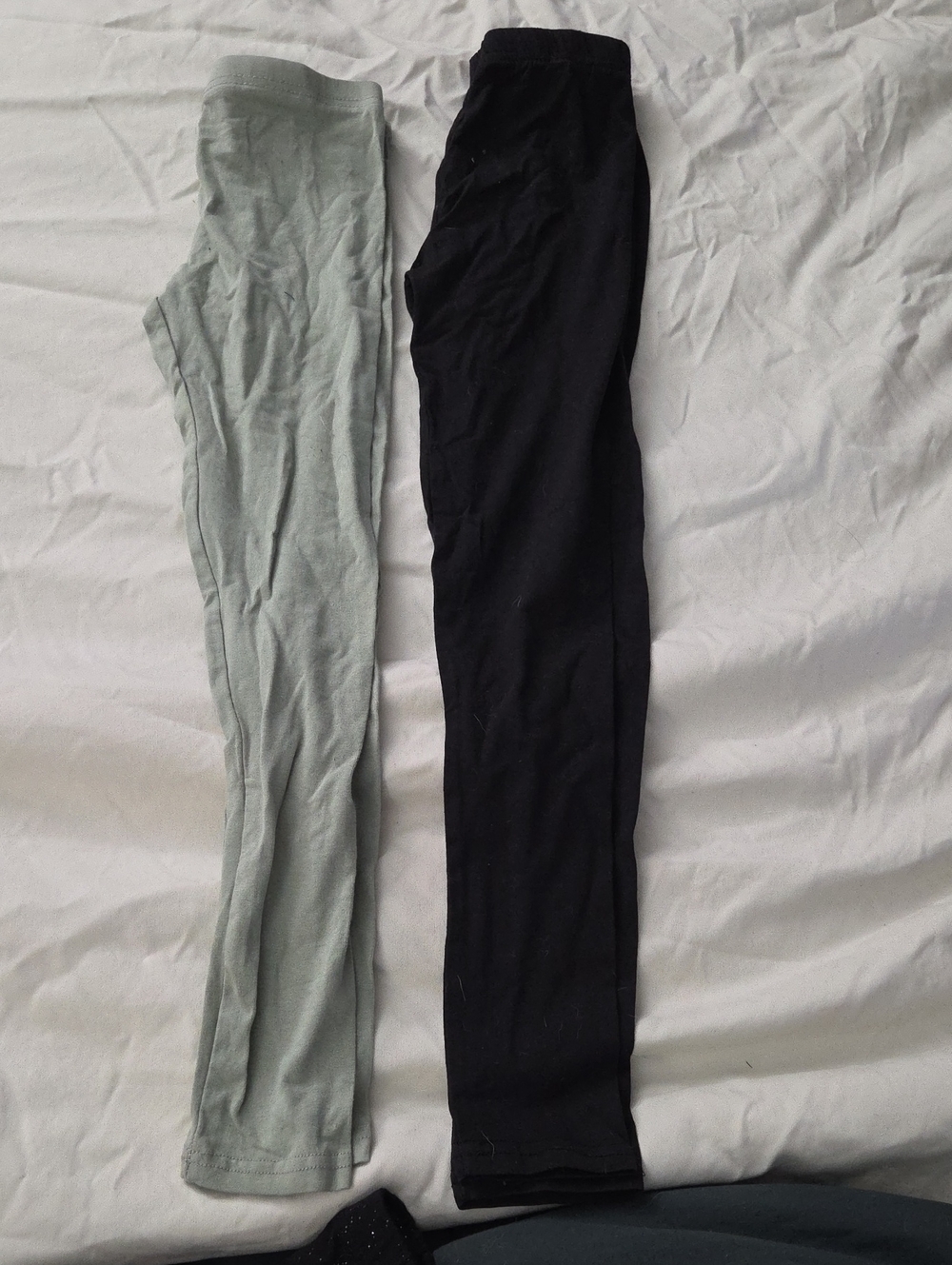 2 Cute Kids Leggings in Black and Light Sage - size 7/8